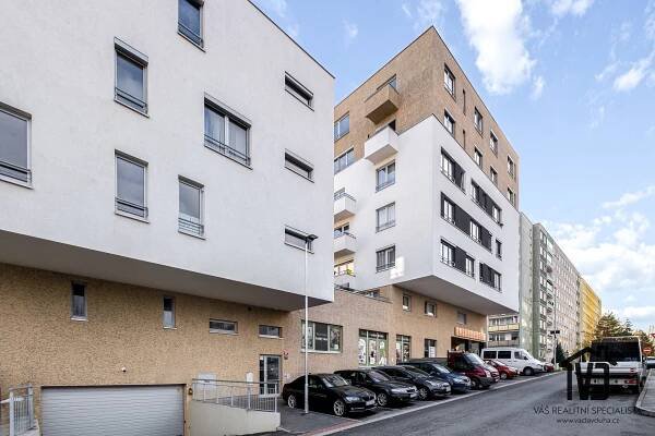PRODÁNO – zařízeného bytu 70m2 s balkonem a garáží, Praha 5 – Stodůlky - Václav Duha