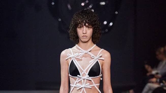 Viktor & Rolf Fall 2023 Couture Collection