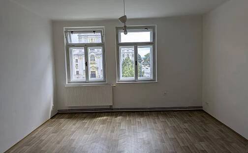 Pronájem bytu 2+1, Dolní náměstí, Opava