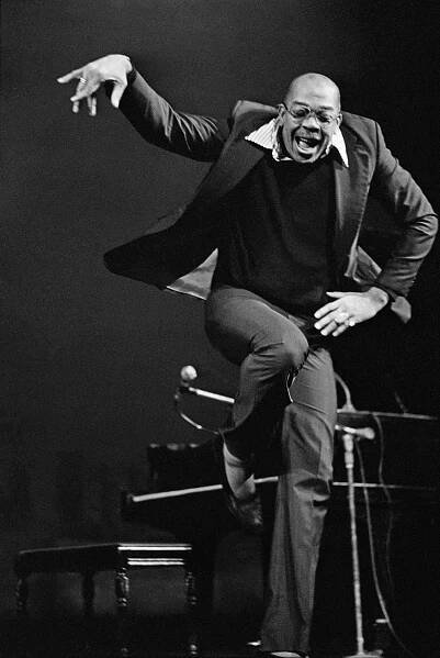 Geoffrey Holder, Dancer, Actor, Painter and More, Dies at 84 - The New York Times