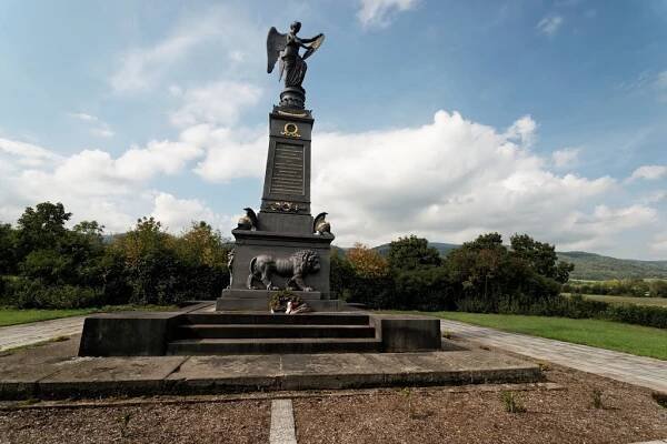 Chlumec (Přestanov) - Battle of Kulm 1813 - Russian Memorial 1835 by Peter von Nobile (1774-1854) - View NW