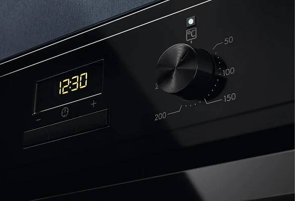 ELECTROLUX EOF3H50BK 600 SurroundCook