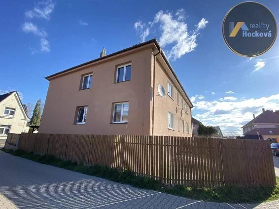 Pronájem zařízeného bytu 3+kk, 88m2 + zahrádka + kryté park. stání, Záryby u Kostelce nad Labem | Reality Hocková 