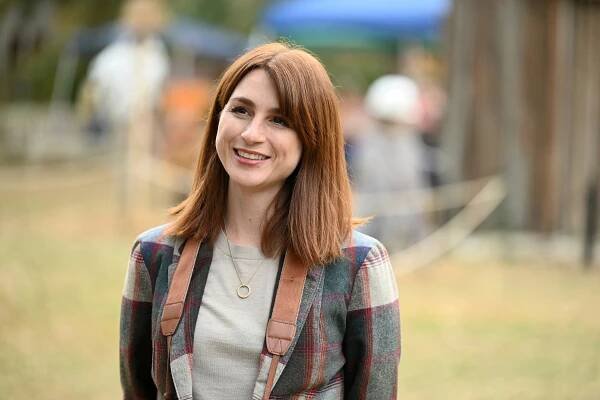Welcome to Flatch - Pilot - Z filmu - Aya Cash