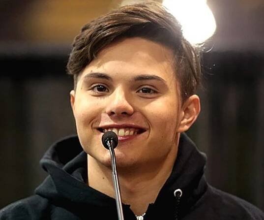 Zach Callison Biography - Facts, Childhood, Family Life & Achievements
