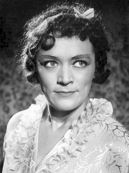 Luba Skořepová: *21.9.1923 – †23.12.2016, česká divadelní, filmová a televizní herečka