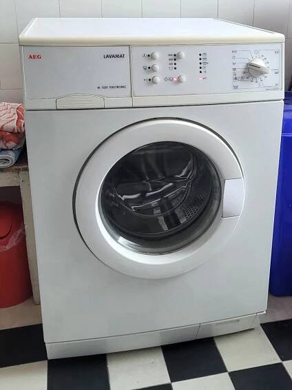 Automatická pračka AEG Lavamat - Elektro