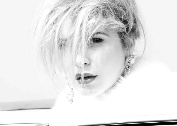 Victoria Koblenko photographed by Sabrina van den Heuvel for L'officiel Magazine in The Hague.L'officiel NL -
