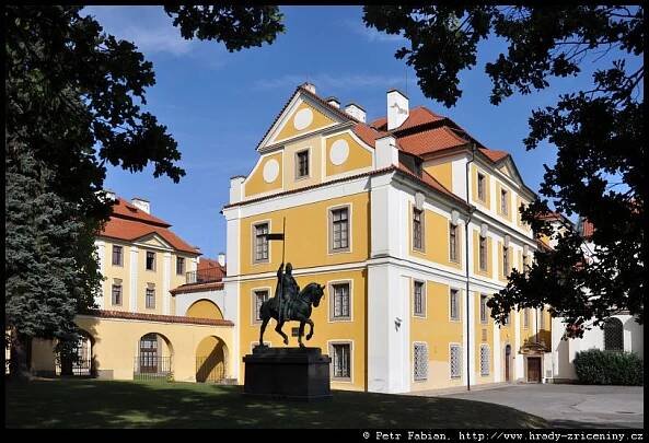 Zbraslav – fotografie / hrady-zriceniny.cz