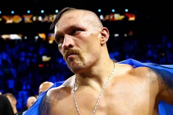 Oleksandr Usyk si zadělal na problémy. 