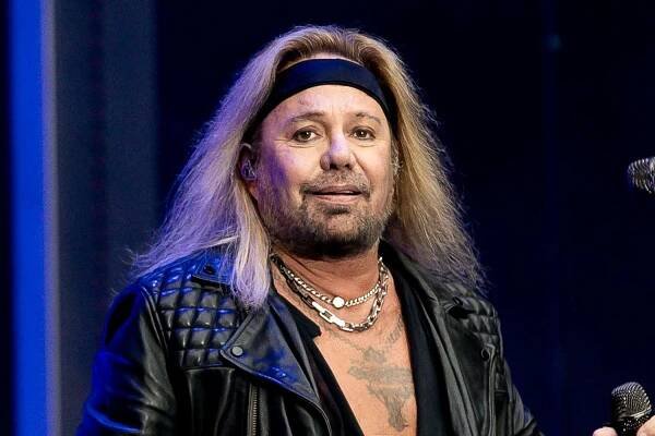 Plane owned by Mötley Crüe singer Vince Neil involved in fatal Arizona crash