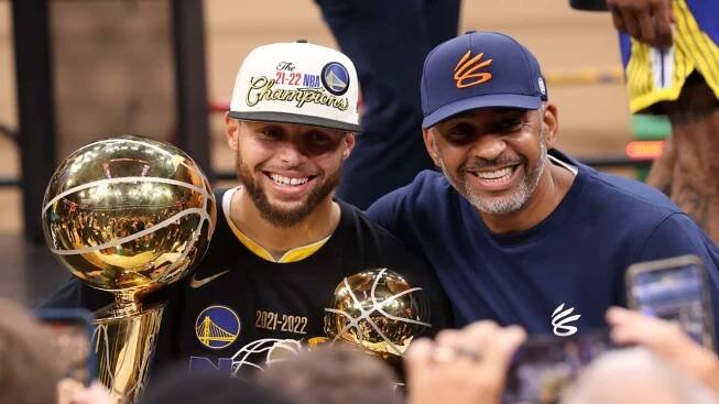 Stephen Curry’s dad, Dell Curry, drops retirement update for NBA star