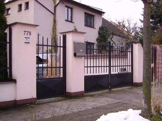 Ocelová vrata Kolín, posuvné brány Nymburk, ocelové schodiště Hradec Králové