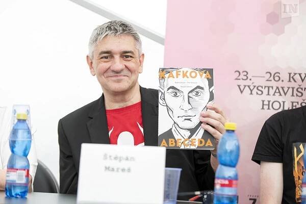 Křest knihy Radima Kopáče, Petra Stančíka a ilustrátora Štepána Mareše Kafkova abeceda | PrahaIN 