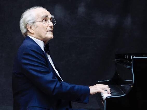 Francouzský skladatel a klavírista Michel Legrand zemřel ve věku 86 let