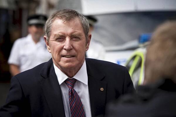 FOTO: John Nettles jako detektiv z Midsomeru. – stránka 2
