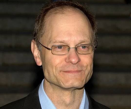 David Hyde Pierce Biography - Facts, Childhood, Family Life & Achievements