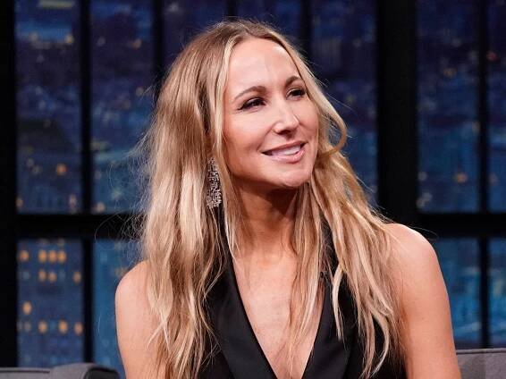 Nikki Glaser to host 2025 Golden Globes