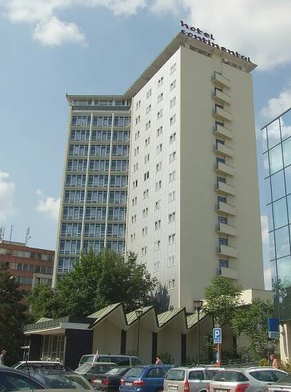 Soubor:Brno-Veveří - Hotel Continental - Sevas na Kounicově ulici.jpg