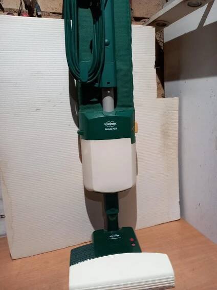 Vysavač VORWERK Kobold 122 s rotačním kartáčem