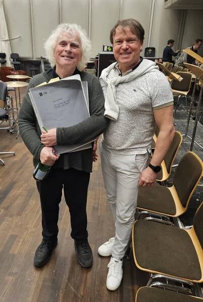 Sir Simon Rattle a Ales Briscein, soukromy archiv.jpg