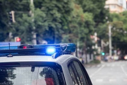 modrý světelný signál na policejním autě - rakousko - stock snímky, obrázky a fotky