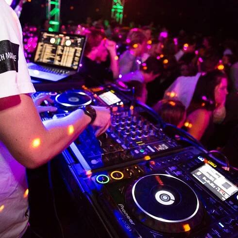 SoCal DJ Ent - DJs | Photobooth | Event Lighting | Silent Disco |