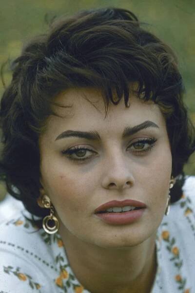 young sophia lore photos