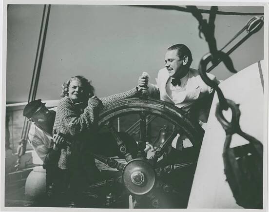 Emil Fjellström, Ulla Wikander, Åke Engfeldt - På kryss med Albertina - Z filmu