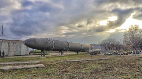 Putinova zbraň nejvyššího kalibru – raketa RS-28 Sarmat. K čemu může být použita?