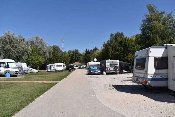Termály Komárom - Caravan24.cz