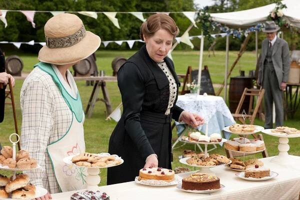 Phyllis Logan (as Mrs Hughes): Evening uniform Season 3 and 4, Various Episodes 4 image 3 - © Carnival Film & Television Limited