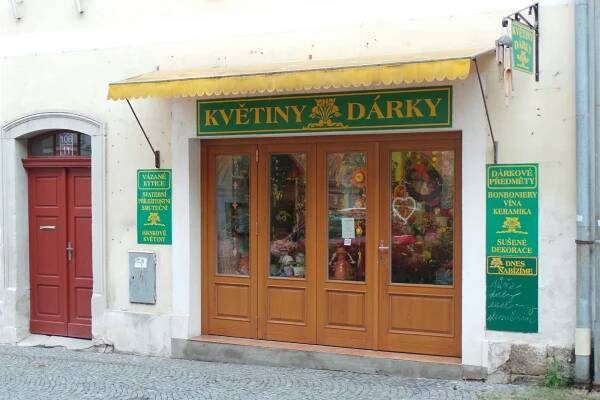 KVĚTINY A DÁRKY Ivana Chalupníková foto 1