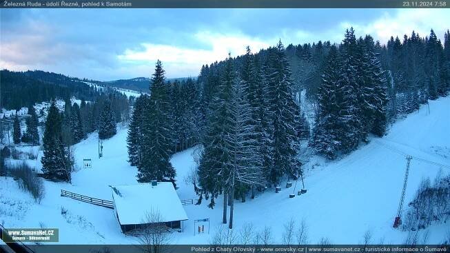 WebCam Archiv: Železná Ruda - údolí Řezné pod sjezdovkami Belveder, pohled k Samotám