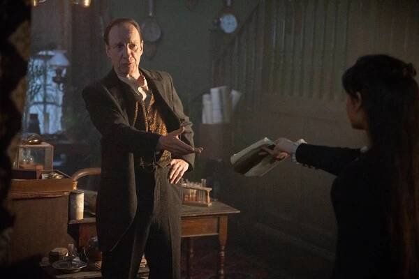 Sherlock & Daughter - The Challenge - Z filmu - David Thewlis