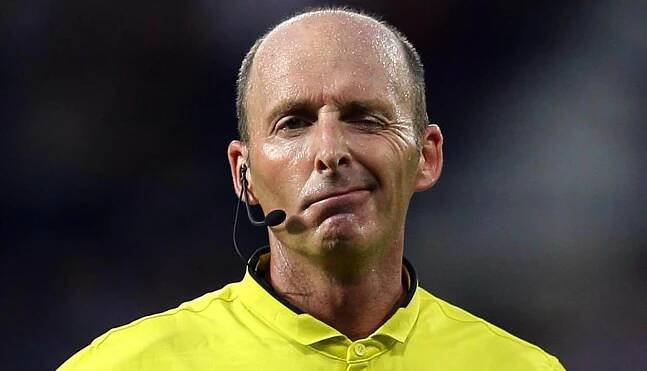 Rozhodčí Mike Dean jmenuje nejtěžšího hráče Premier League | FotbalPortal.cz
