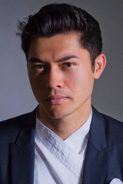 Henry Golding herec