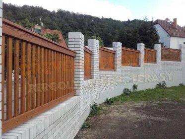 Dřevěné ploty Praha | Výroba dřevěných plotů Pardubice