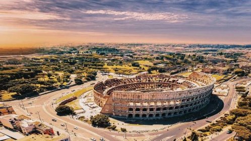 Stock fotografie Koloseum V Římě A Ranní Slunce Itálie – stáhnout obrázek nyní - Řím - Itálie, Koloseum, Fotografie ze vzduchu - Nadhled