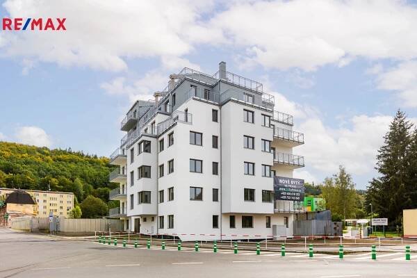 Prodej bytu 3 + KK, 86,16 (+12,19 m2 balkon), Šumavská ulice, Karlovy Vary, obrázek č. 1