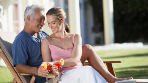 Proč ženy láká randit se staršími muži?