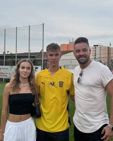 FOTO: Petr Švancara a jeho děti. Syn Daniel jde v jeho šlépějích. – stránka 45
