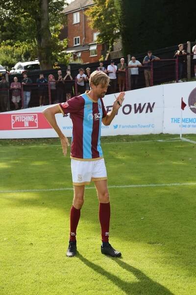 Crouchy even bust out the robot