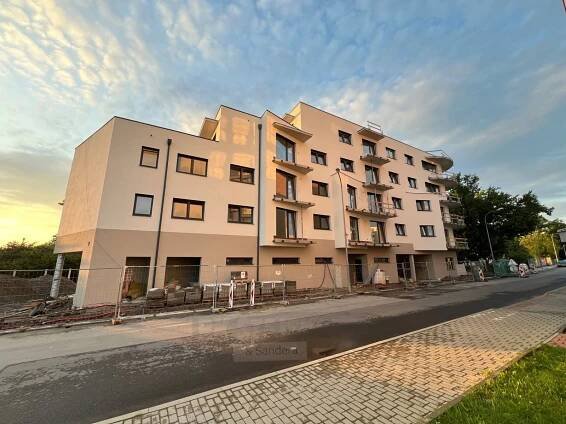 Prodej byty 3+kk, 72 m2, zahrada (bezbariérový) - České Budějovice - Na Zlaté Stoce