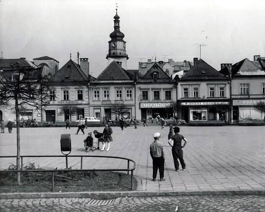 SERIÁL DENÍKU: Jak jsme žili na Bruntálsku. Náměstí Míru v Bruntále
