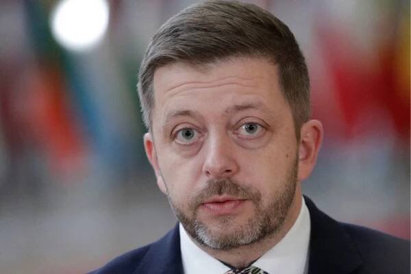 Vít Rakušan je kromě ministra vnitra i otcem 3 dětí. Současnou manželku poznal již na gymnáziu - OnlyU