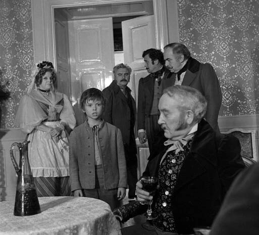 V zámku a podzámčí - Z filmu - Slávka Budínová, Marek Mikuláš, Petr Haničinec, Jaroslav Satoranský, Ota Sklenčka, Jiří Pleskot
