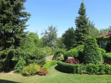 Soubor:Japonska Zahrada Olesko 3 Bran Celek 06.jpg – Wikipedie