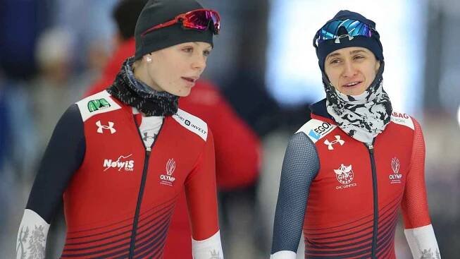 Nikola Zdráhalová (vlevo) a Martina Sáblíková