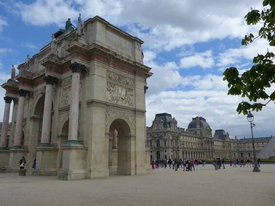 Saturday 16th, Sunday 17th, Monday 18th, Tuesday 19th April: Rest days and holidays in Paris with mon amie, Sophie, doing